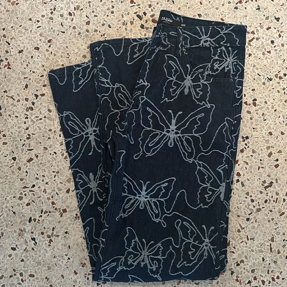 Jaded London low-rise boyfriend fit denim jeans in embossed butterfly size W25 - Picture 8 of 9